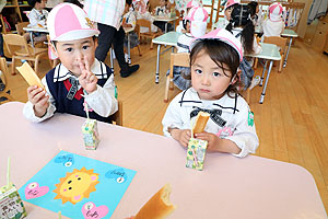 入園1日目初めてのお給食の様子です　年少組