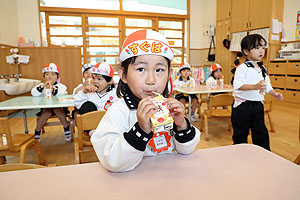 入園2日目の給食　年少組