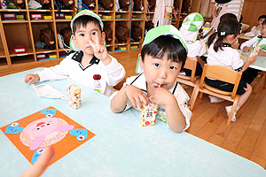 入園2日目の給食　年少組