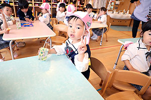 入園3日目の給食の様子です　うさぎ・ことり・こあら・ぱんだ・きりん