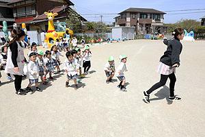 園庭遊び楽しかったね‼　　年少組