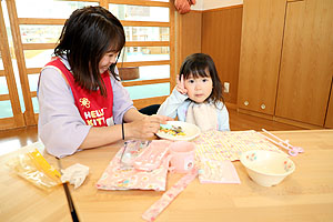 はじめてのお給食　美味しかったね！　ひよこ