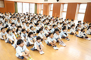 4月生まれのお誕生会　年長組