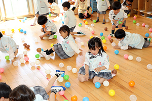 ボール遊び　楽しかったね‼　ことり