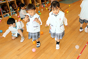 ボール遊び　楽しかったね‼　ことり