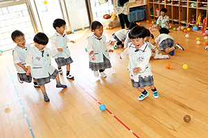 ボール遊び　楽しかったね‼　ことり