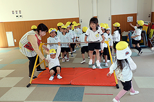 鉄棒にチャレンジ‼　ひまわり