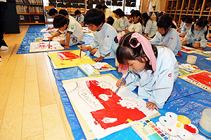 絵画教室　個性いっぱいの作品が完成　A・B