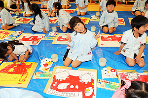 絵画教室　個性いっぱいの作品が完成　A・B