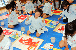 絵画教室　個性いっぱいの作品が完成　A・B