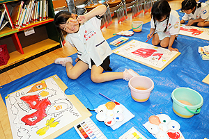 絵画教室　個性いっぱいの作品が完成　A・B