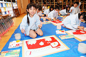 絵画教室　個性いっぱいの作品が完成　A・B