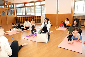 親子ヨガ教室「nicoly」
