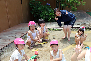 エンゼルパークで水遊び　ばら・すみれ