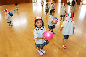 エンゼルホールでボール遊び‼　　りす