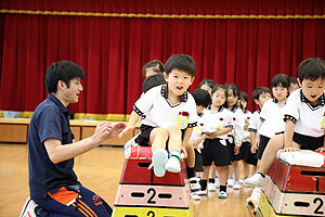 体操教室　ー跳び箱ー　ひまわり