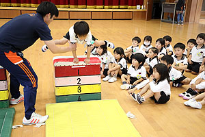 体操教室　ー跳び箱ー　ひまわり