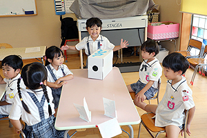 科学教室で「空気のパワー」について学びました！　ばら・すみれ