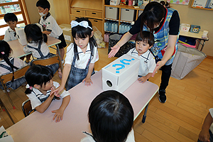 科学教室で「空気のパワー」について学びました！　ばら・すみれ