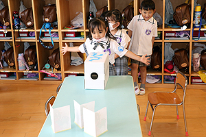 科学教室で「空気のパワー」について学びました！　ばら・すみれ