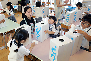 科学教室で「空気のパワー」について学びました！　ひまわり・さくら・たんぽぽ