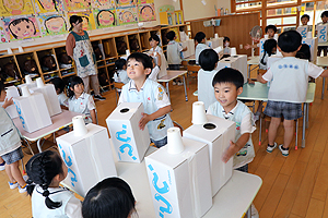 科学教室で「空気のパワー」について学びました！　ひまわり・さくら・たんぽぽ
