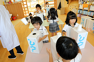 科学教室で「空気のパワー」について学びました！　ひまわり・さくら・たんぽぽ
