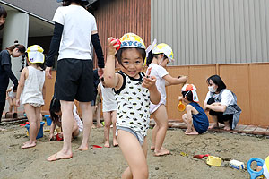 どろんこ遊び　きりん・ぱんだ