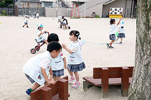 園庭活動の様子　こあら