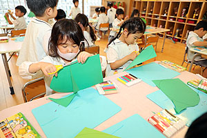 カタツムリの制作　ひまわり