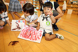 おたまじゃくしとザリガニの観察　ことり