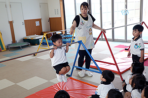 鉄棒にチャレンジ‼　さくら