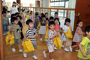 エンゼル七夕まつり🎋　おかしのつかみどり・的あて・わなげ  年中 NO.1