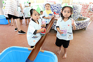 カラフル流しそうめん🍜　楽しかったね！　ことり・きりん