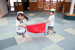 ボール運び競走　ことり・りす