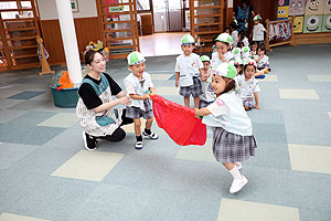 ボール運び競走　ことり・りす