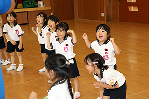 体操教室　がんばったね　　ばら