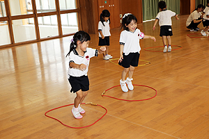 体操教室　がんばったね　　ばら