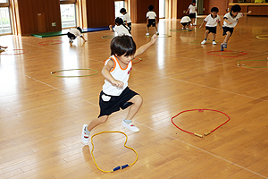 体操教室　がんばったね　　ばら