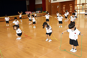 体操教室　がんばったね　　ばら