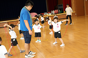 体操教室　がんばったね　　ばら