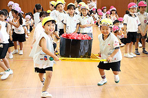 7月生まれのお誕生会　　年中組