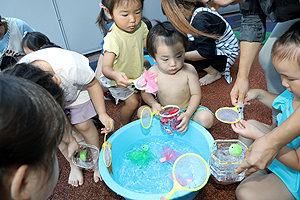 7月生まれの誕生会　金魚すくい　ひよこ