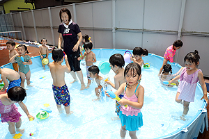 プール活動　涼しかったね‼　　きりん