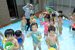 プール活動　涼しかったね‼　　きりん