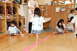 ボール運びリレー　きりん