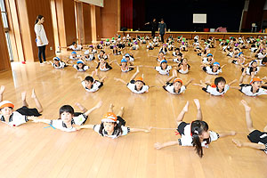 体操教室　組体操　年長組