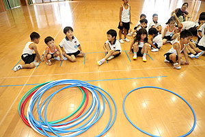 フラフープ遊び楽しかったね　さくら