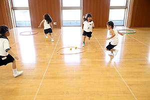 フラフープ遊び楽しかったね　さくら