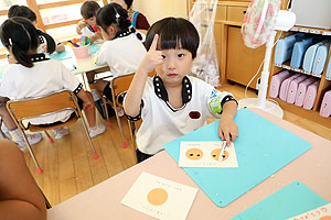 敬老の日のハガキの制作　ばら・すみれ・たんぽぽ